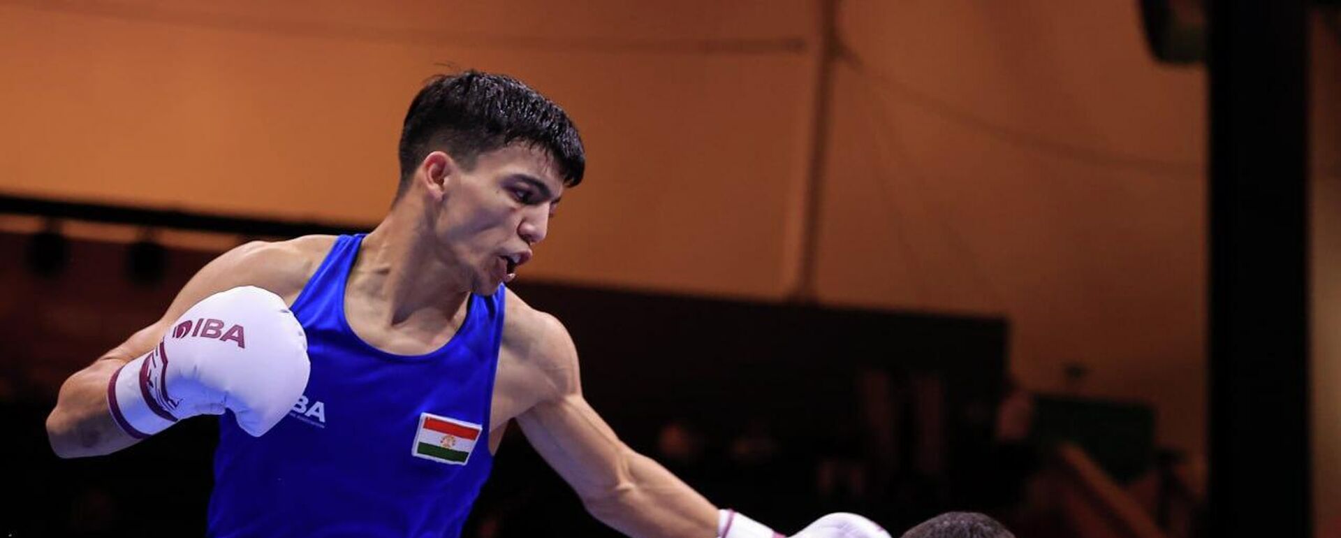 Хусравхон Раҳимов дар Қаҳрамонии ҷаҳон оид ба бокс - Sputnik Тоҷикистон, 1920, 13.12.2025