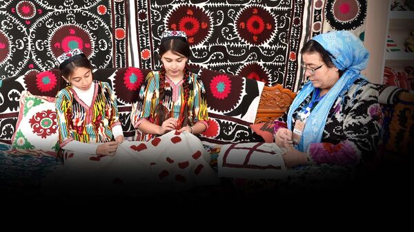 Ҷашнвораи байналмилалии сӯзанӣ дар Панҷакент бошаҳомат доир шуд - Sputnik Тоҷикистон