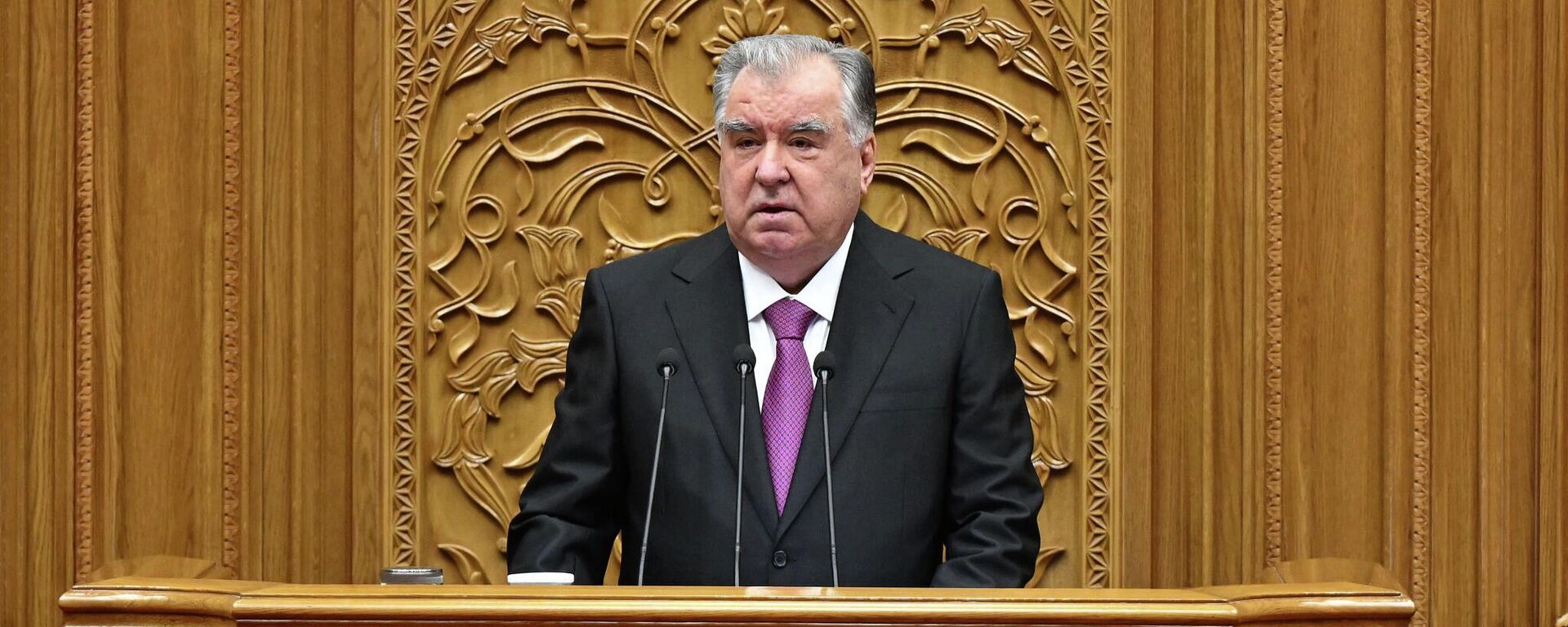 Послание Эмомали Рахмона парламенту Таджикистана  - Sputnik Тоҷикистон, 1920, 16.12.2025