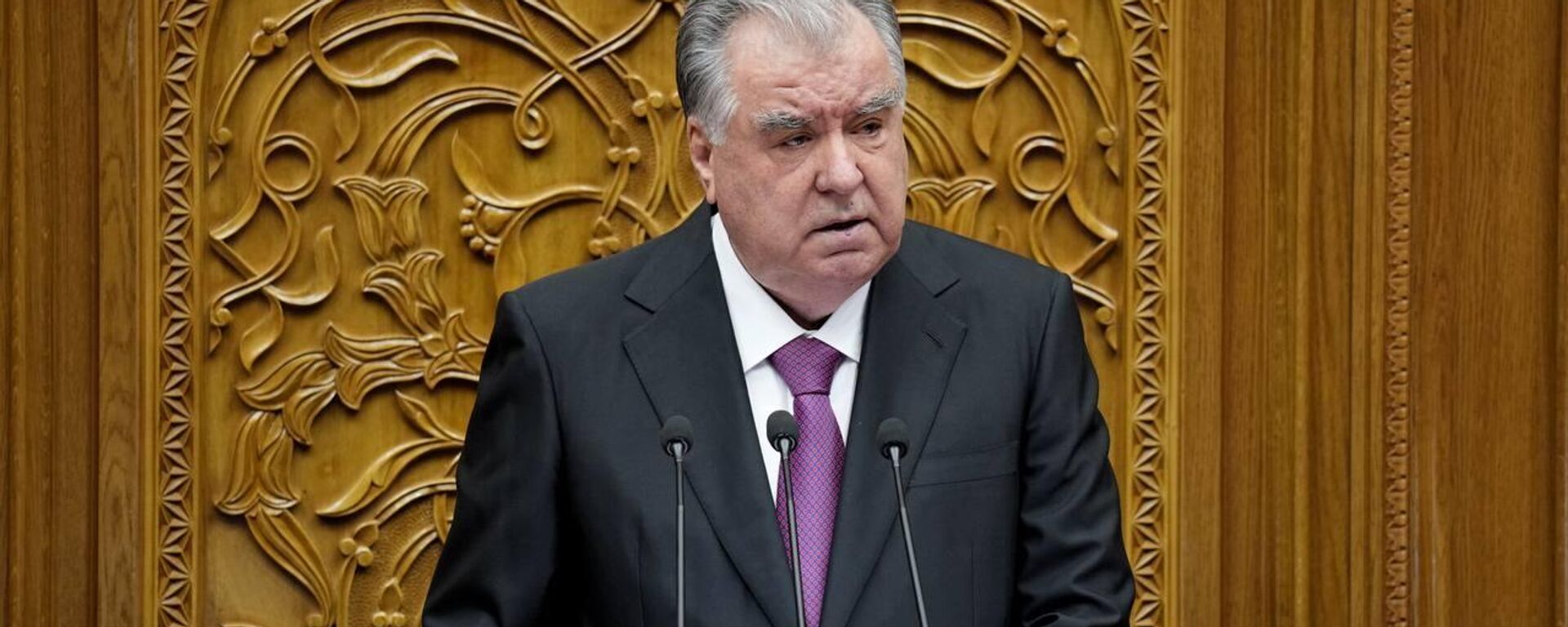 Послание Эмомали Рахмона парламенту Таджикистана - Sputnik Таджикистан, 1920, 16.12.2025