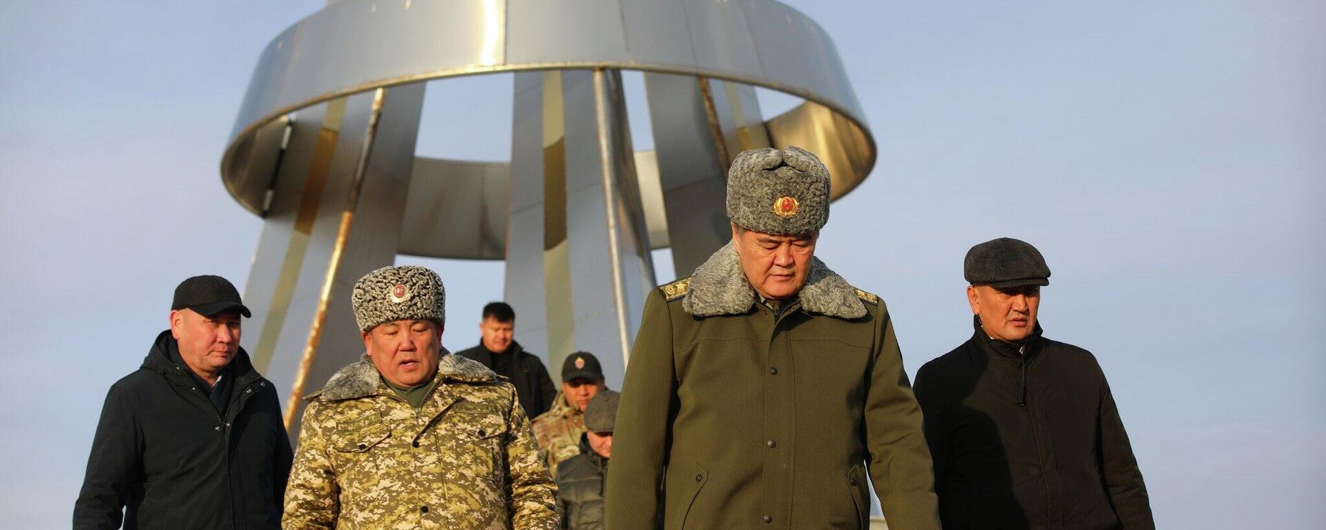 Рабочая поездка Камчыбека Ташиева в район стыка границ Кыргызстана, Узбекистана и Таджикистана - Sputnik Таджикистан, 1920, 17.12.2025