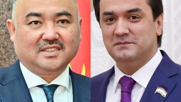 Рустам Эмомали поздравил Нурланбека Тургунбека уулу с переизбранием на пост главы парламента - Sputnik Таджикистан