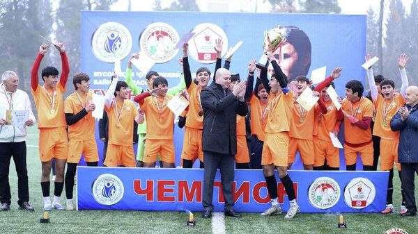 Душанбе-1 выиграла турнир памяти Ислома Махмадшоева - Sputnik Таджикистан