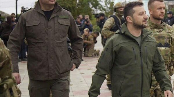 Ермак аз мақоми худ дар роҳбарии Украина истеъфо надодааст: ӯ дар ягон идора намешинад, балки пайваста бо телефон сӯҳбат мекунад ва шомгоҳон дар хонаи Зеленский аст - Sputnik Тоҷикистон