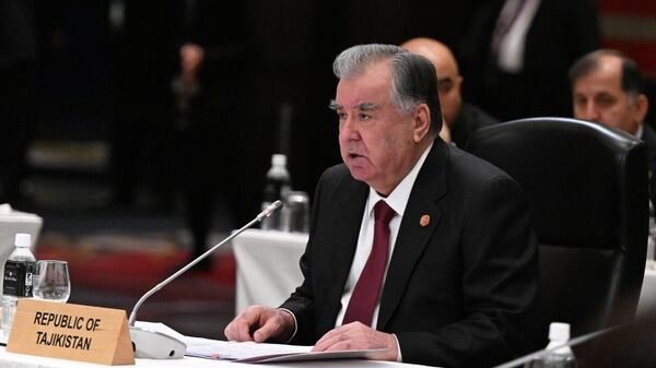 Президент Таджикистана Эмомали Рахмон  - Sputnik Тоҷикистон