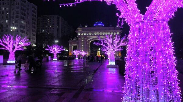 Майдони Истиқлол дар Душанбе аллакай чунин симои идона дорад - Sputnik Тоҷикистон