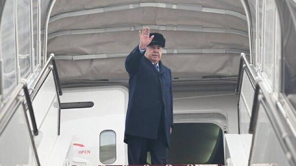 Эмомали Рахмон отбыл в Россию для участия в неформальной встрече глав стран СНГ, сообщили в пресс-службе президента республики - Sputnik Тоҷикистон