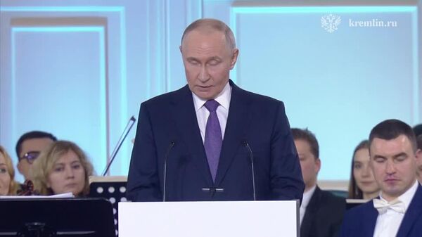 Путин Раҳмон, Ҷабборов ва Мирзиёевро бо гирифтани Ҷоизаи Байналмилалии Сулҳи Толстой барои саҳми назаррасашон дар таҳкими сулҳ ва амният дар минтақаи Осиёи Марказӣ табрик гуфт - Sputnik Тоҷикистон