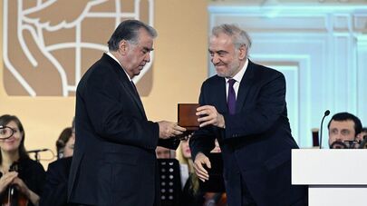 Церемония вручения Международной премии мира имени Льва Толстого.