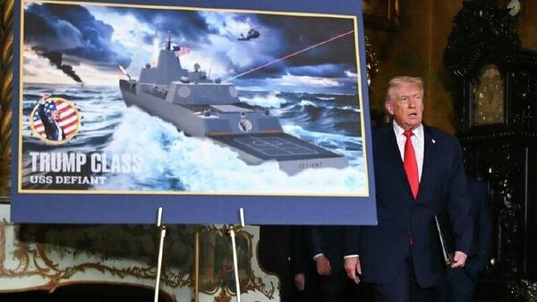 Человек и пароход: Трамп объявил о создании новых боевых кораблей своего имени - Sputnik Таджикистан