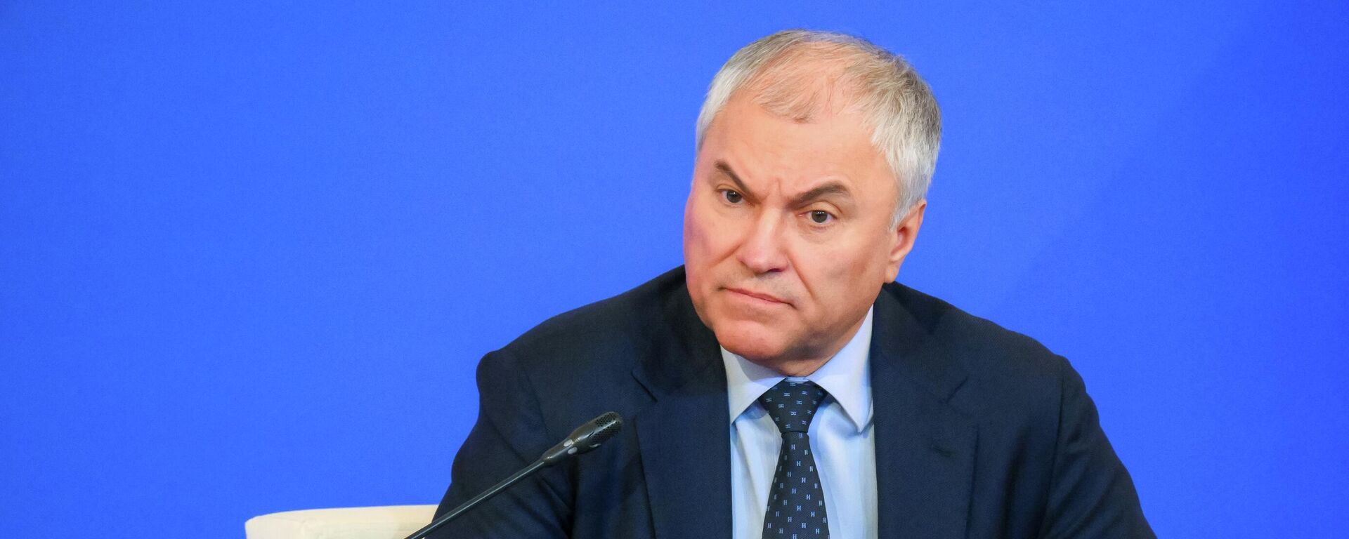 Председатель Государственной Думы РФ Вячеслав Володин на заседании Совета законодателей РФ при Федеральном Собрании РФ в Доме Союзов в Москве. - Sputnik Таджикистан, 1920, 14.05.2026