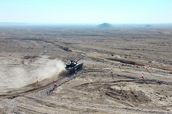 Танкодром полигона &quot;Харбмайдон&quot;. - Sputnik Таджикистан