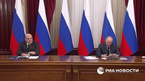 Русия бо вуҷуди чолишҳо пеш рафта истодааст, - Путин - Sputnik Тоҷикистон