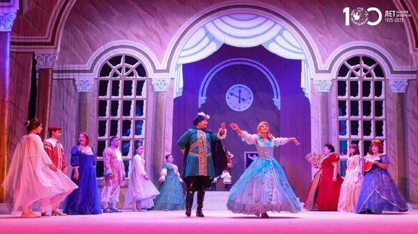 Зимнюю сказку показали малышам в Согдийской области - Sputnik Таджикистан