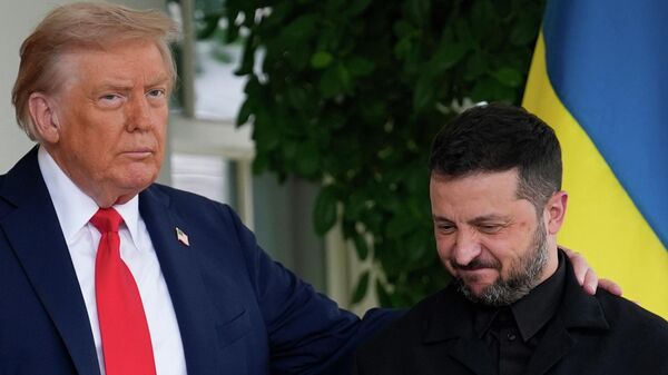 Президент США Дональд Трамп встречает в Вашингтоне Владимира Зеленского, прибывшего в США на встречу. - Sputnik Тоҷикистон
