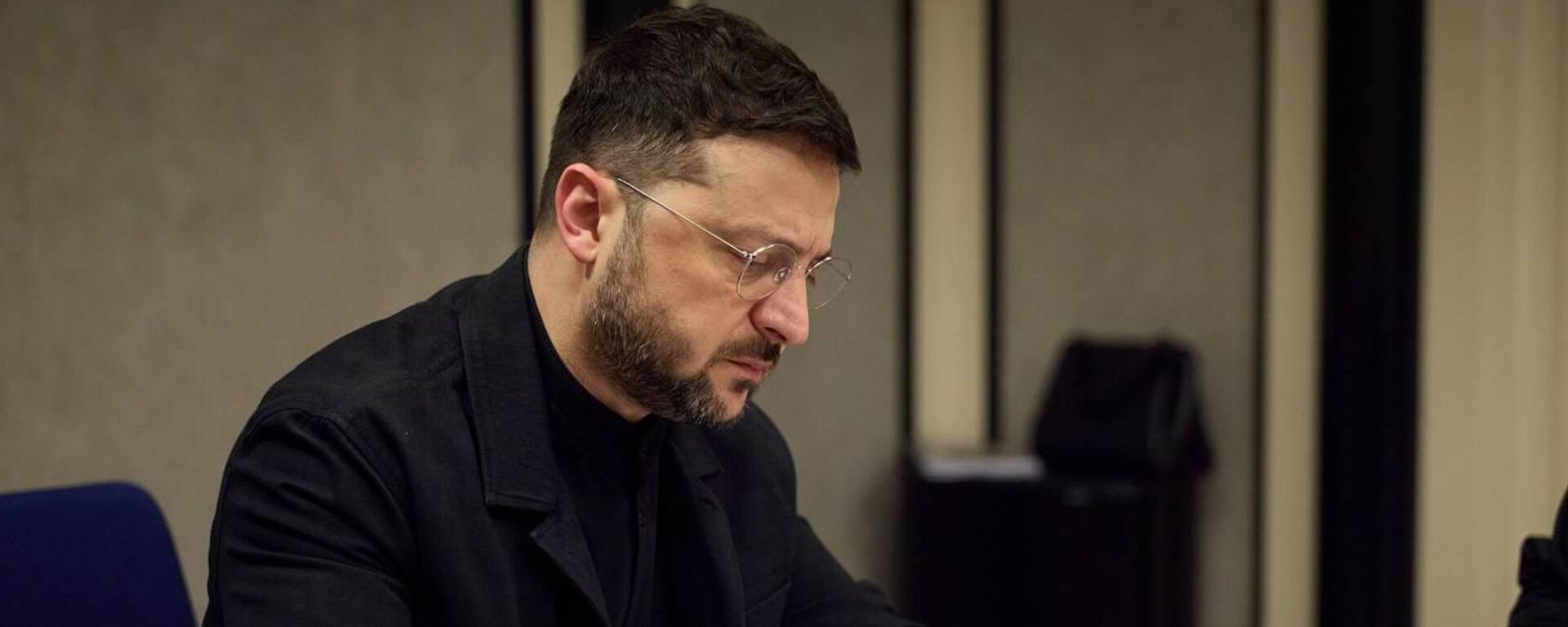 Владимир Зеленский  - Sputnik Тоҷикистон, 1920, 26.12.2025