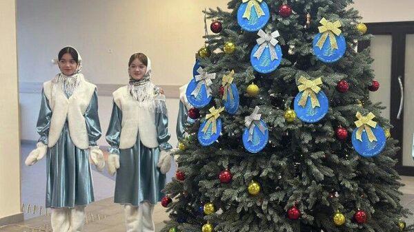 Арчаи орзуҳо дар мактаби русӣ-тоҷикии Менделеев дар шаҳри Турсунзода хоҳишҳои кӯдаконро амалӣ намуд - Sputnik Тоҷикистон