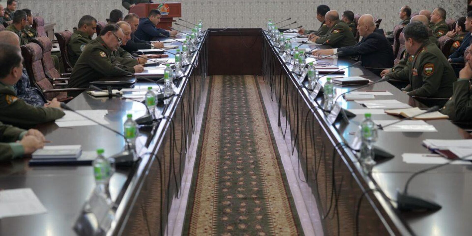 Ҷаласаи амниятӣ дар Вазорати дифои Тоҷикистон - Sputnik Тоҷикистон, 1920, 29.12.2025