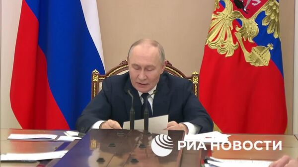 Путин ба низомиёни Русия барои хидмати шуҷоатмандонаашон изҳори сипос кард ва ба онҳо Соли Навро табрик гуфт - Sputnik Тоҷикистон