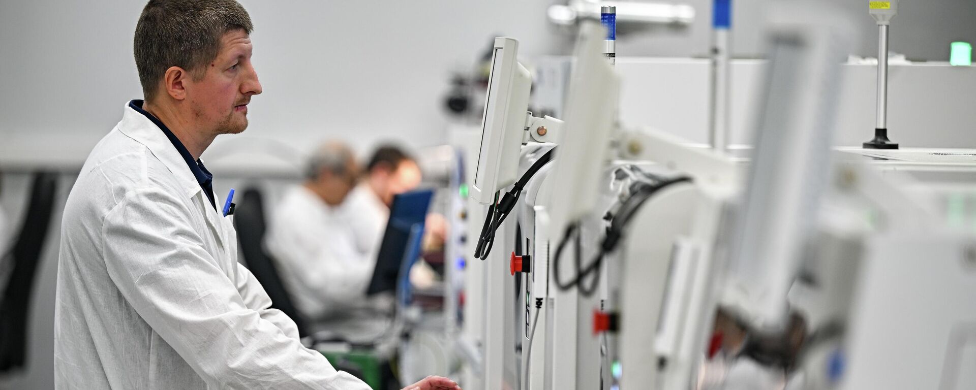 Производство роутеров на заводе Электра в Москве - Sputnik Тоҷикистон, 1920, 30.12.2025