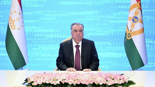 Навори паёми солинавии Эмомалӣ Раҳмон  - Sputnik Тоҷикистон