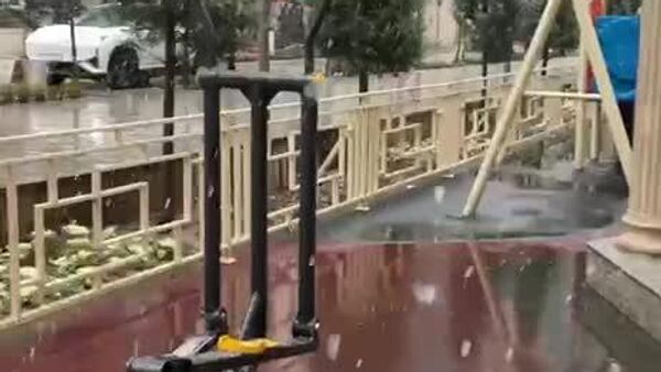 А снег идет - Sputnik Таджикистан