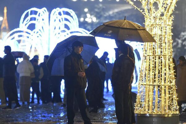 Ҳатто ҳавои сарду барфӣ монеъ нашуд Ҳатто ҳавои сарду барфӣ монеъ нашуд - Sputnik Тоҷикистон