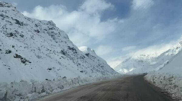 Манзараҳои зебо аз ағбаи Анзоб дар масири Душанбе - Хуҷандро хабарнигори @Sputnik_Tajikistan сабт кард - Sputnik Тоҷикистон