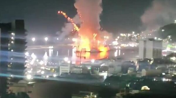 Пас аз парвози якчанд ҳавопаймо аз болои пойтахти Венесуэла дар ҳудуди он ҳадди ақал 7 таркиш садо дод, - расонаҳо - Sputnik Тоҷикистон