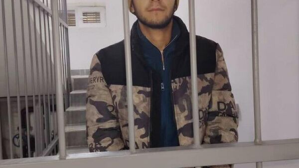 Худро мураббии футбол хонда, аз шаҳрвандон пул мегирифт: Пулиси Душанбе як ҷавони 24-соларо бо иттиҳоми қаллобӣ боздошт кард - Sputnik Тоҷикистон