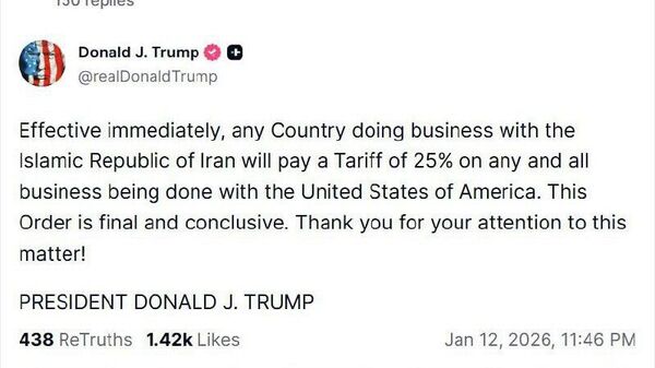Трамп ввел 25% косвенные пошлины против Ирана на фоне протестов в стране - Sputnik Таджикистан