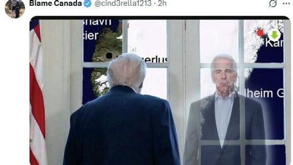 Кохи Сафед акси Трампро, ки ба Гренландия нигоҳ мекунад, нашр кард ва пешниҳод кард, ки вазъро назорат кунад - Sputnik Тоҷикистон