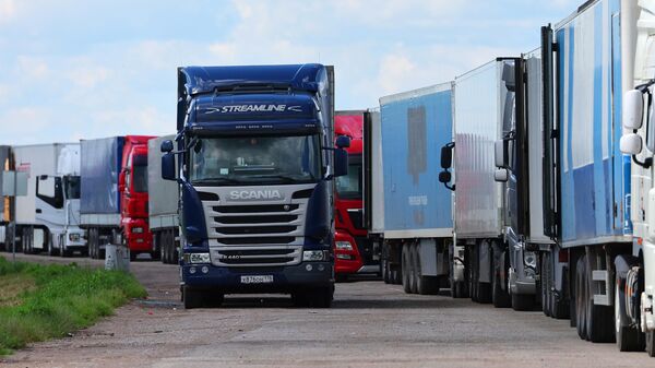Грузовые перевозки. Иллюстративное фото - Sputnik Тоҷикистон