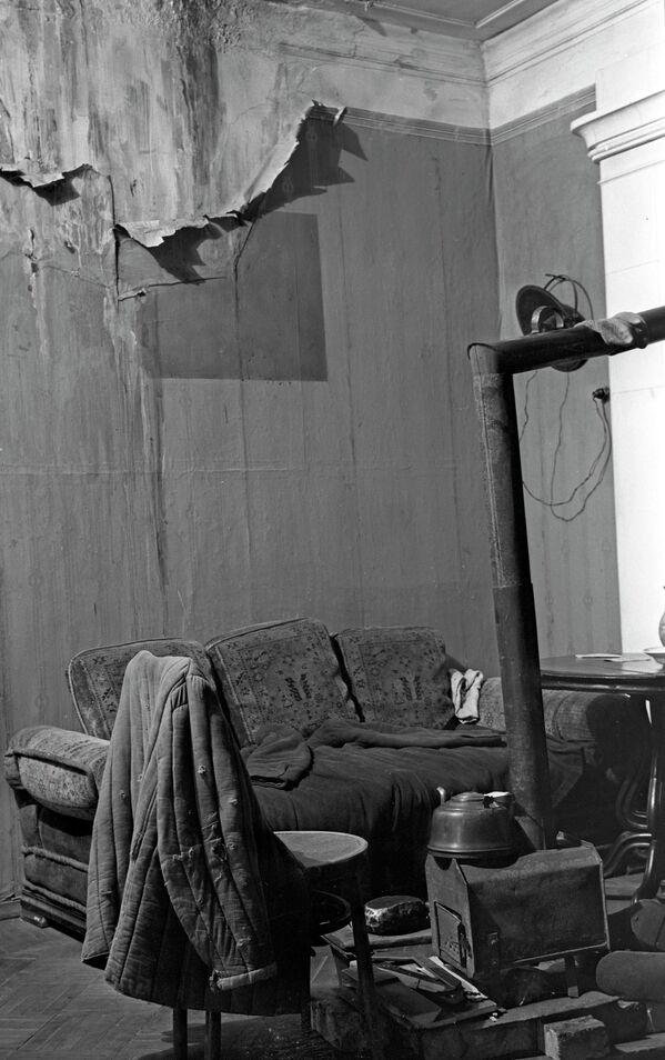 Комната в ленинградской квартире в дни блокады - Sputnik Таджикистан
