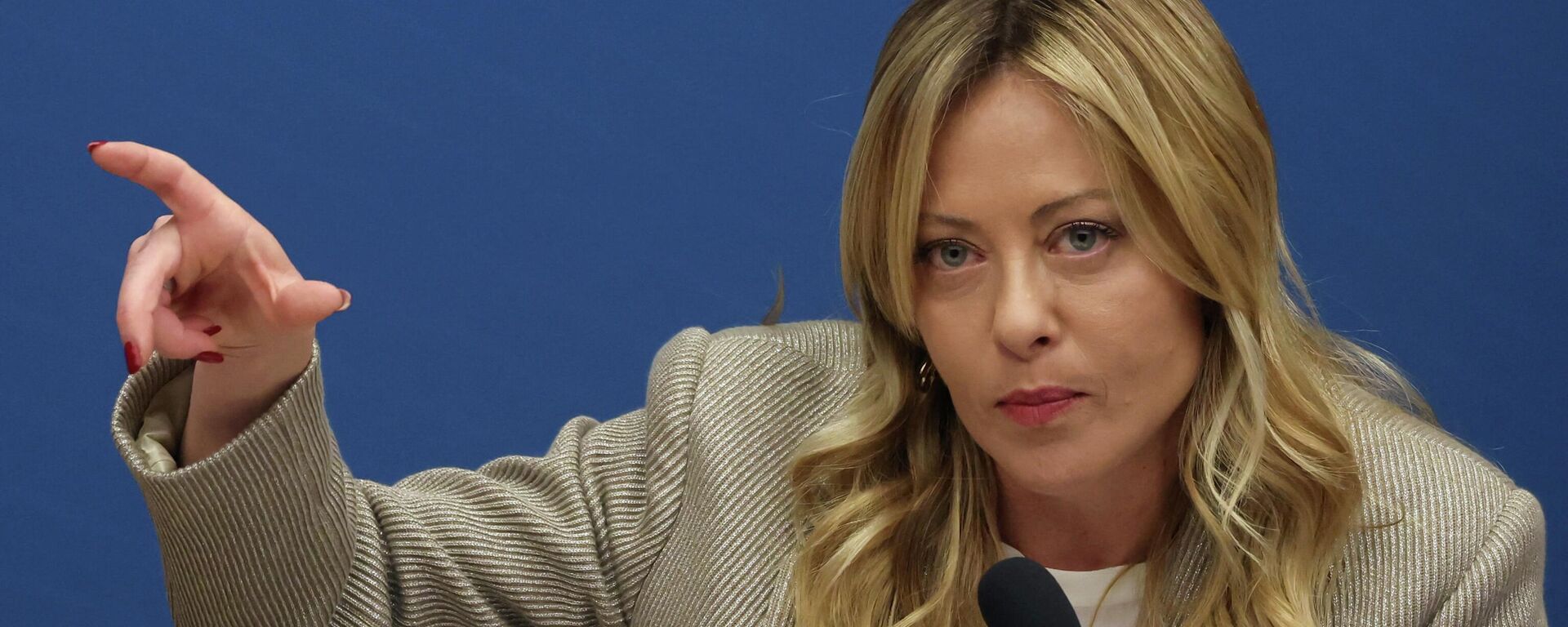 Премьер-министр Италии Джорджия Мелони выступает на пресс-конференции в Риме, Италия, 9 января 2026 года.  - Sputnik Тоҷикистон, 1920, 09.01.2026