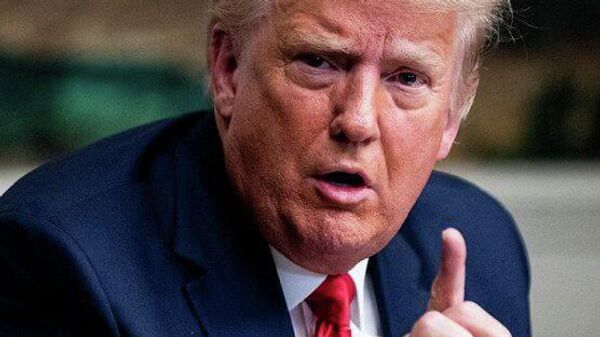 Трамп таҳдид кардааст, ки ба кишварҳое, ки аз нақшаҳои ӯ барои аннексияи Гренландия пуштибонӣ намекунанд, боҷҳои гумрукӣ ҷорӣ мекунад - Sputnik Тоҷикистон