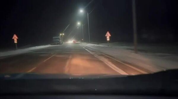 И еще один случай спасения в Казахстане: автобус, следовавший из России в Таджикистан, застрял в Актюбинской области - Sputnik Таджикистан