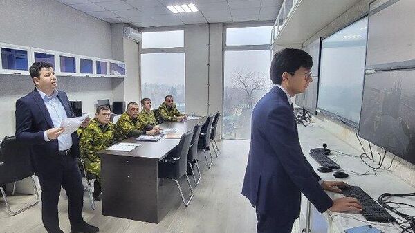 Теперь будет эффективнее: пограничники ГКНБ Таджикистана улучшили навыки в сфере химико-биологической охраны - Sputnik Таджикистан