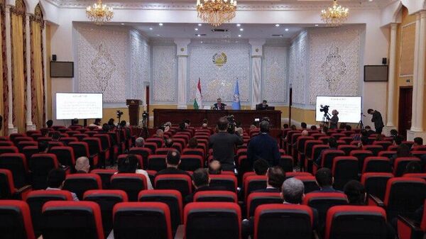 Озода Раҳмон нақшаро тасдиқ кард: Раисону вазирон аз кори солонаашон ҳисобот медиҳанд - Sputnik Тоҷикистон