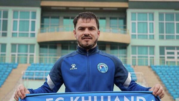 Худжанд пополнился новым игроком: клуб подписал контракт с Хусейном Нурматовым - Sputnik Таджикистан