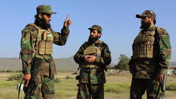 Афганские военнослужащие охраняют границу в районе Зазай-Майдан провинции Хост, Афганистан. Архивное фото - Sputnik Тоҷикистон