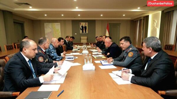 Шаҳрдорӣ бо мақсади ба танзим даровардани ҳаракат дар роҳҳои нақлиётгарди ҳудуди пойтахт, гурӯҳи кории байниидоравӣ таъсис дод - Sputnik Тоҷикистон