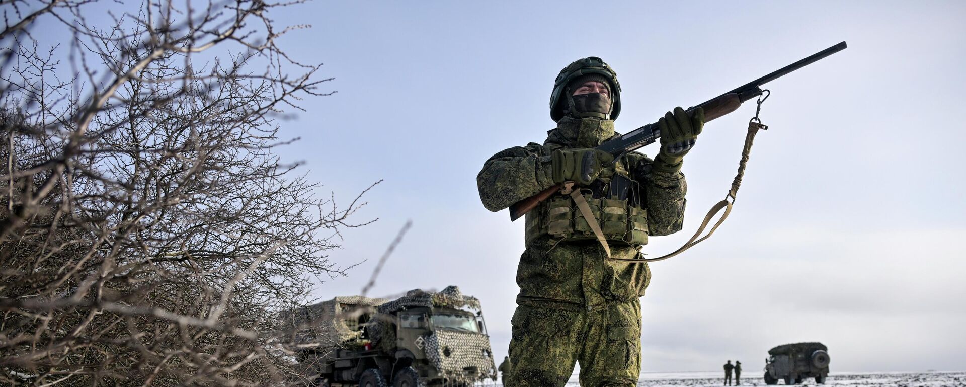 Боевая подготовка экипажей ИСДМ Земледелие группировки войск Запад в ЛНР  - Sputnik Тоҷикистон, 1920, 27.01.2026