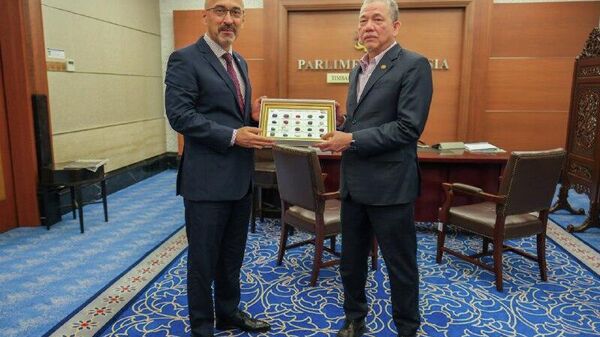 Таджикистан развивает отношения с Малайзией в сфере энергетики - Sputnik Таджикистан