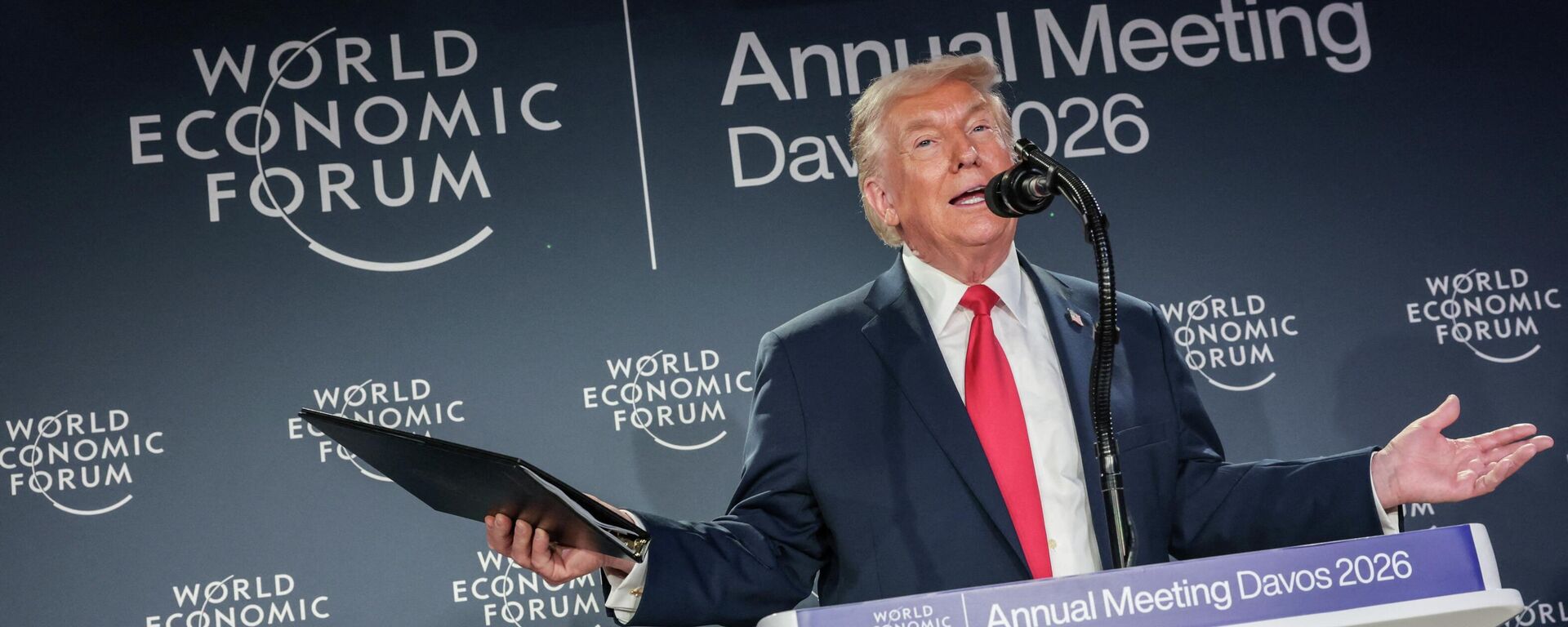 Президент США Дональд Трамп выступает на 56-м ежегодном Всемирном экономическом форуме (ВЭФ) в Давосе, Швейцария, 21 января 2026 года. - Sputnik Таджикистан, 1920, 23.01.2026