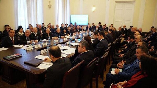 Ба консулҳои генералӣ ва намояндагони Тоҷикистон қоидаҳои будубош дар Русия хотиррасон карда шуданд Ба консулҳои генералӣ ва намояндагони Тоҷикистон қоидаҳои будубош дар Русия хотиррасон карда шуданд - Sputnik Тоҷикистон