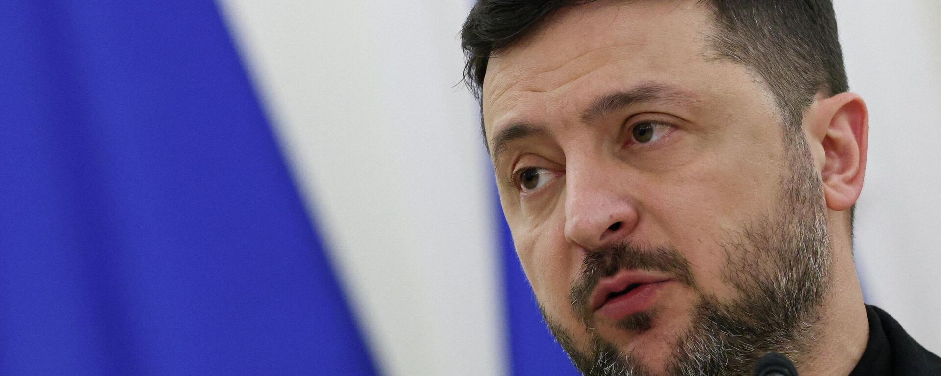 Владимир Зеленский на пресс-конференции в Президентском дворце в Вильнюсе, Литва, 25 января 2026 года.  - Sputnik Таджикистан, 1920, 26.01.2026