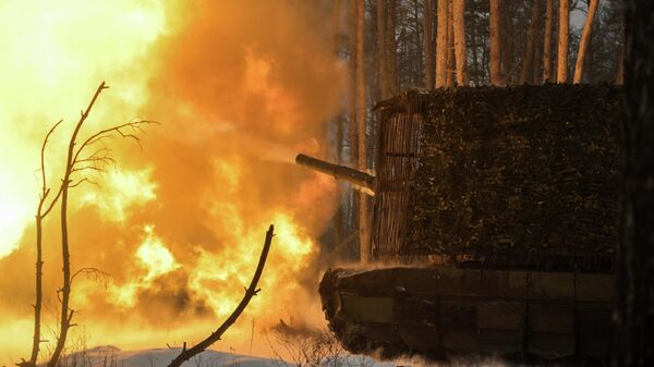 Боевая работа танкистов группировки войск Запад в ЛНР - Sputnik Тоҷикистон