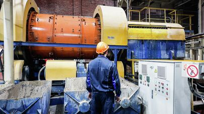 Работа горнодобывающего предприятия в Томской области