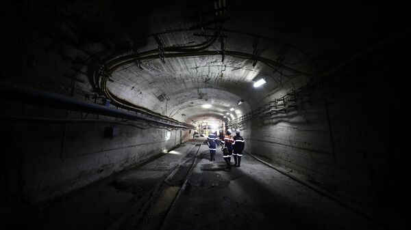 Шахта им. Губкина комбината КМАруда  - Sputnik Тоҷикистон